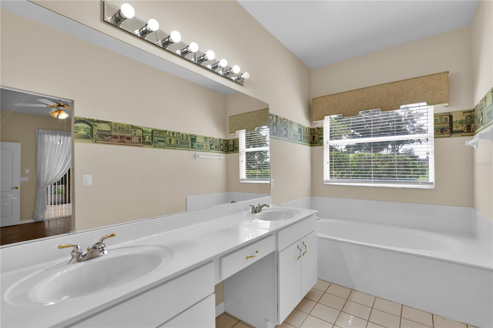 Image 16 of 30 For 4065 Kingsley Street