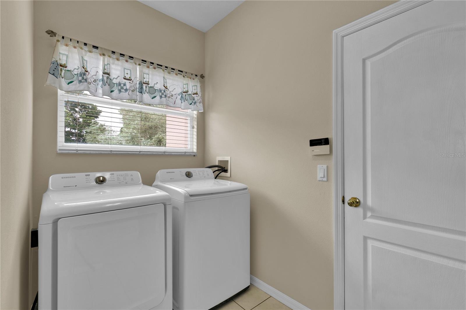 Image 21 of 30 For 4065 Kingsley Street