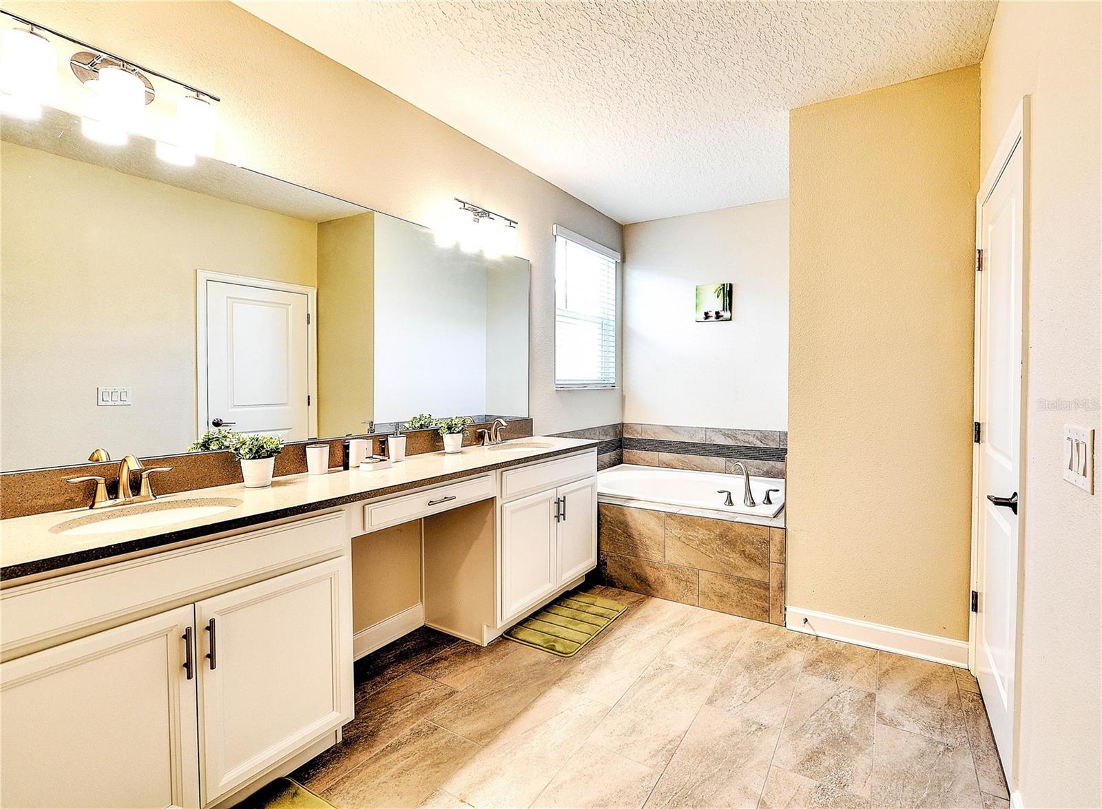 Listing photo id 17 for 8974 Cabot Cliffs Drive