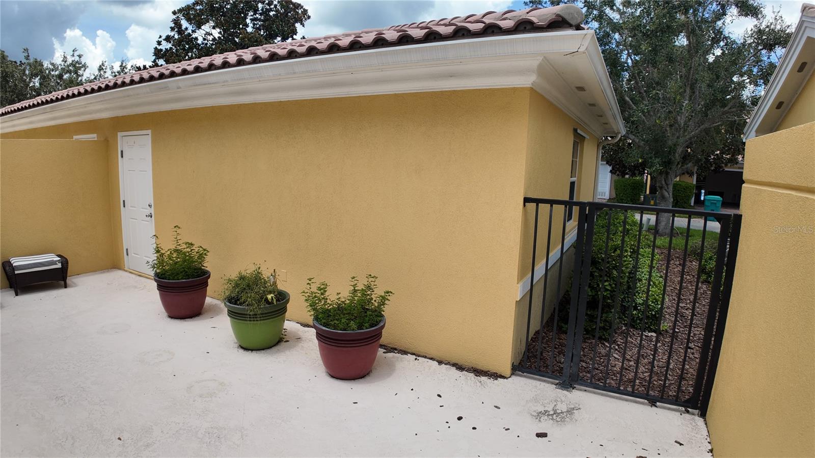 Image 34 of 45 For 8561 Insular Lane