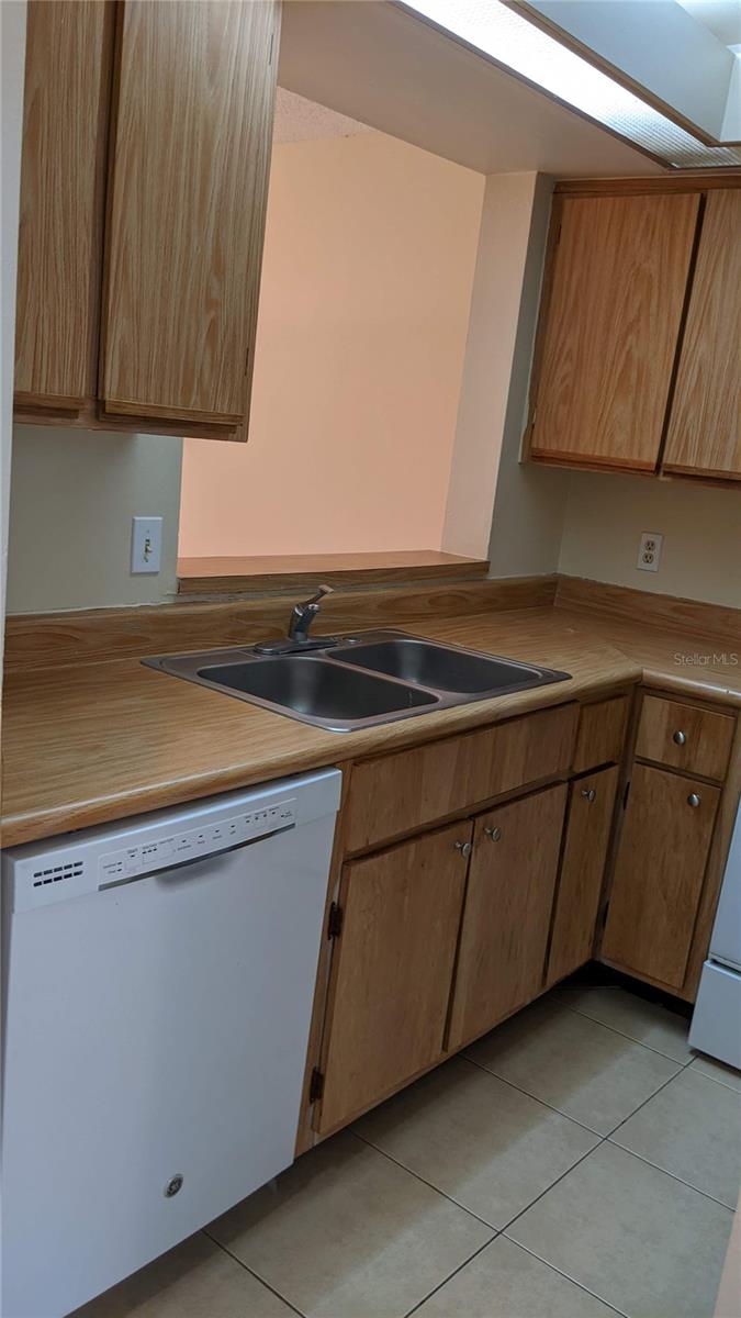 Image 10 of 45 For 2912 Semoran Boulevard 1