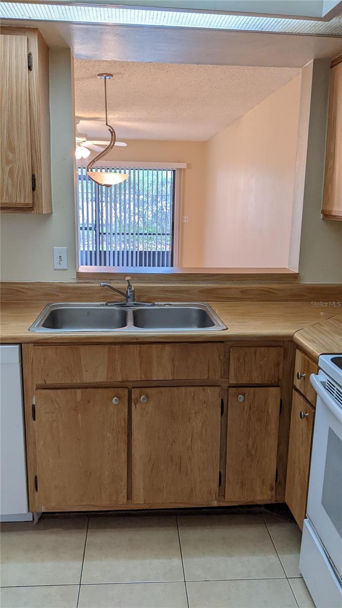 Image 12 of 45 For 2912 Semoran Boulevard 1