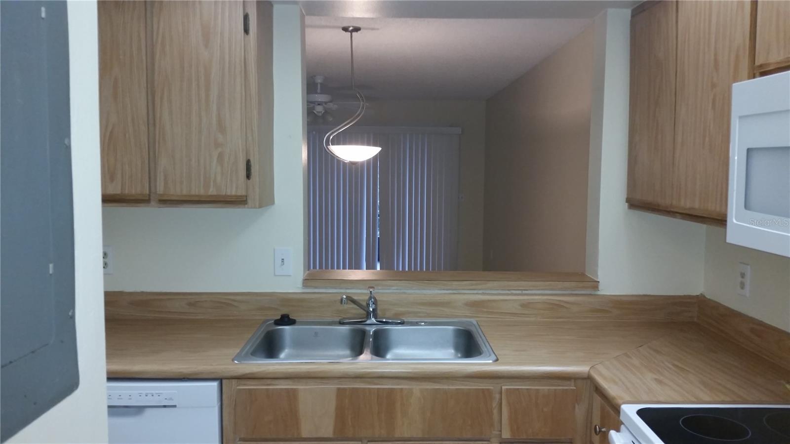 Image 6 of 45 For 2912 Semoran Boulevard 1