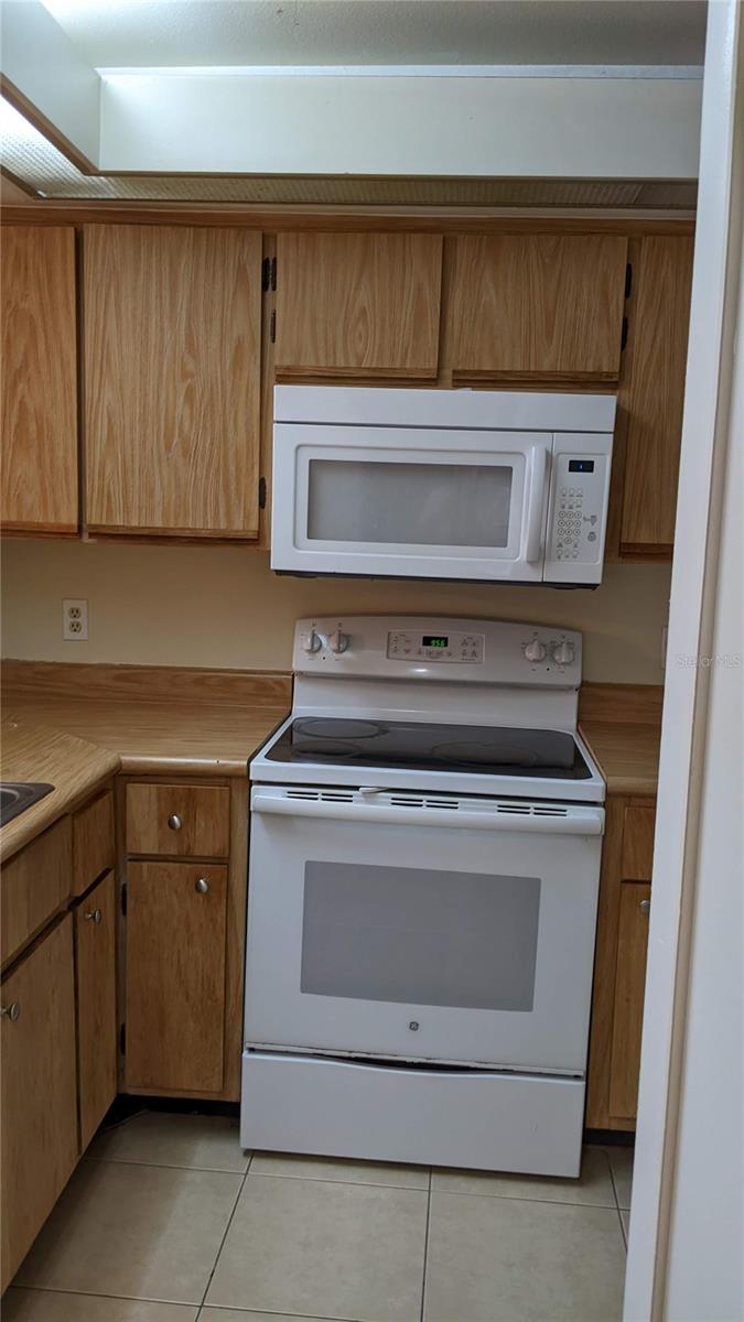 Image 9 of 45 For 2912 Semoran Boulevard 1