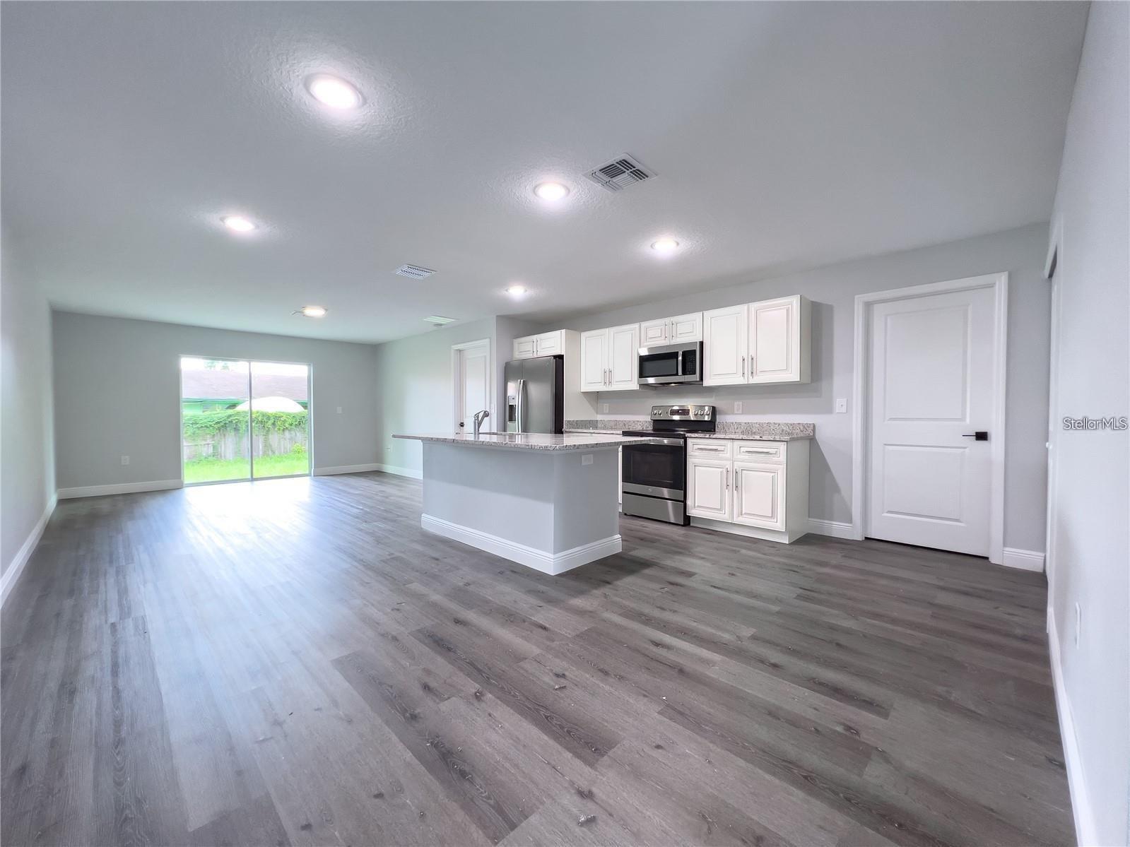Image 2 of 7 For 18305 Eblis Avenue