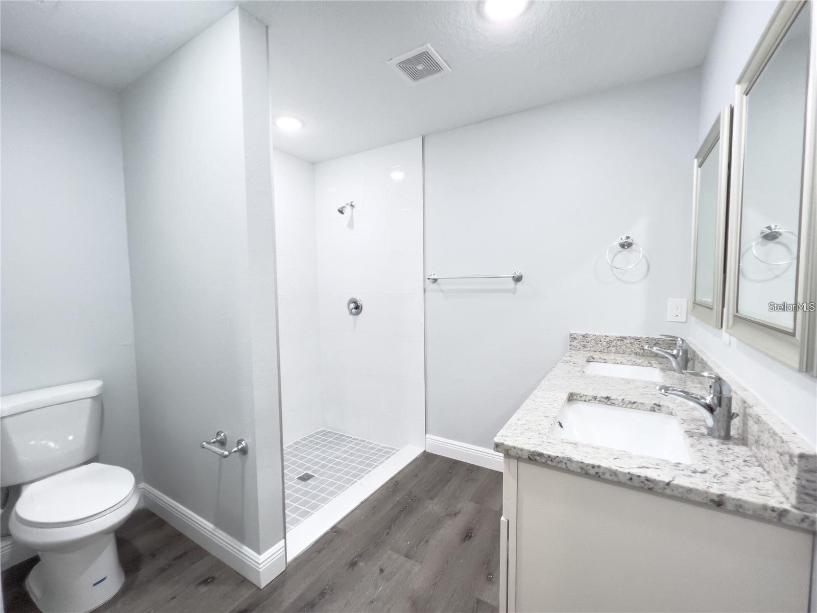 Image 5 of 7 For 18305 Eblis Avenue
