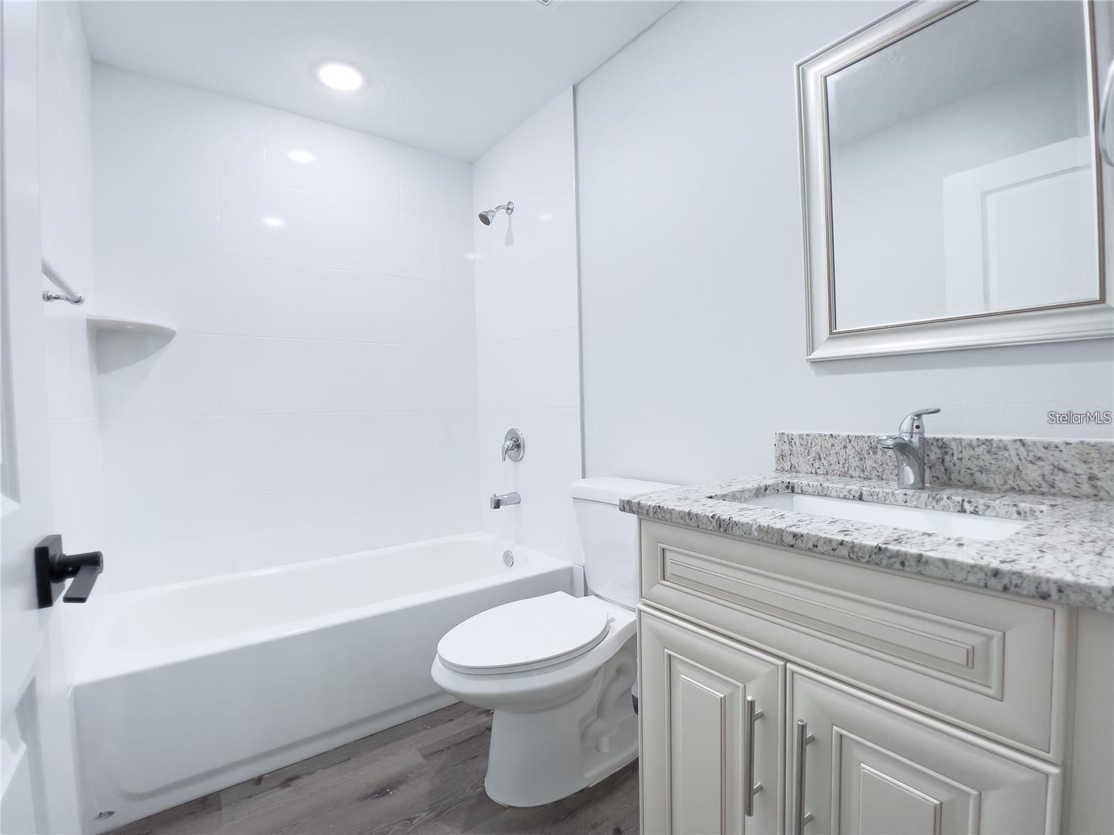 Image 6 of 7 For 18305 Eblis Avenue