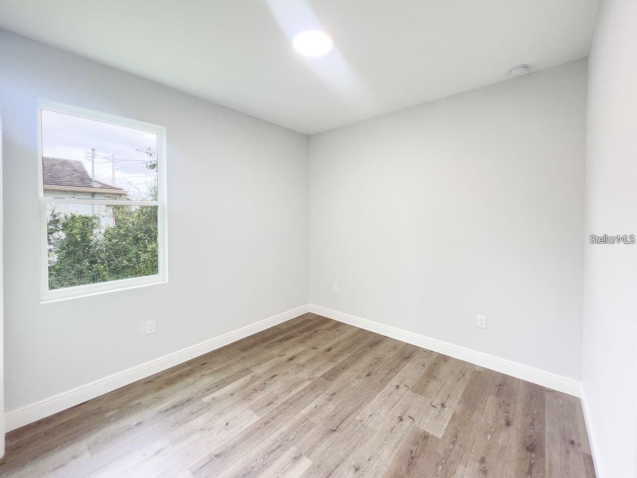 Image 7 of 7 For 18305 Eblis Avenue