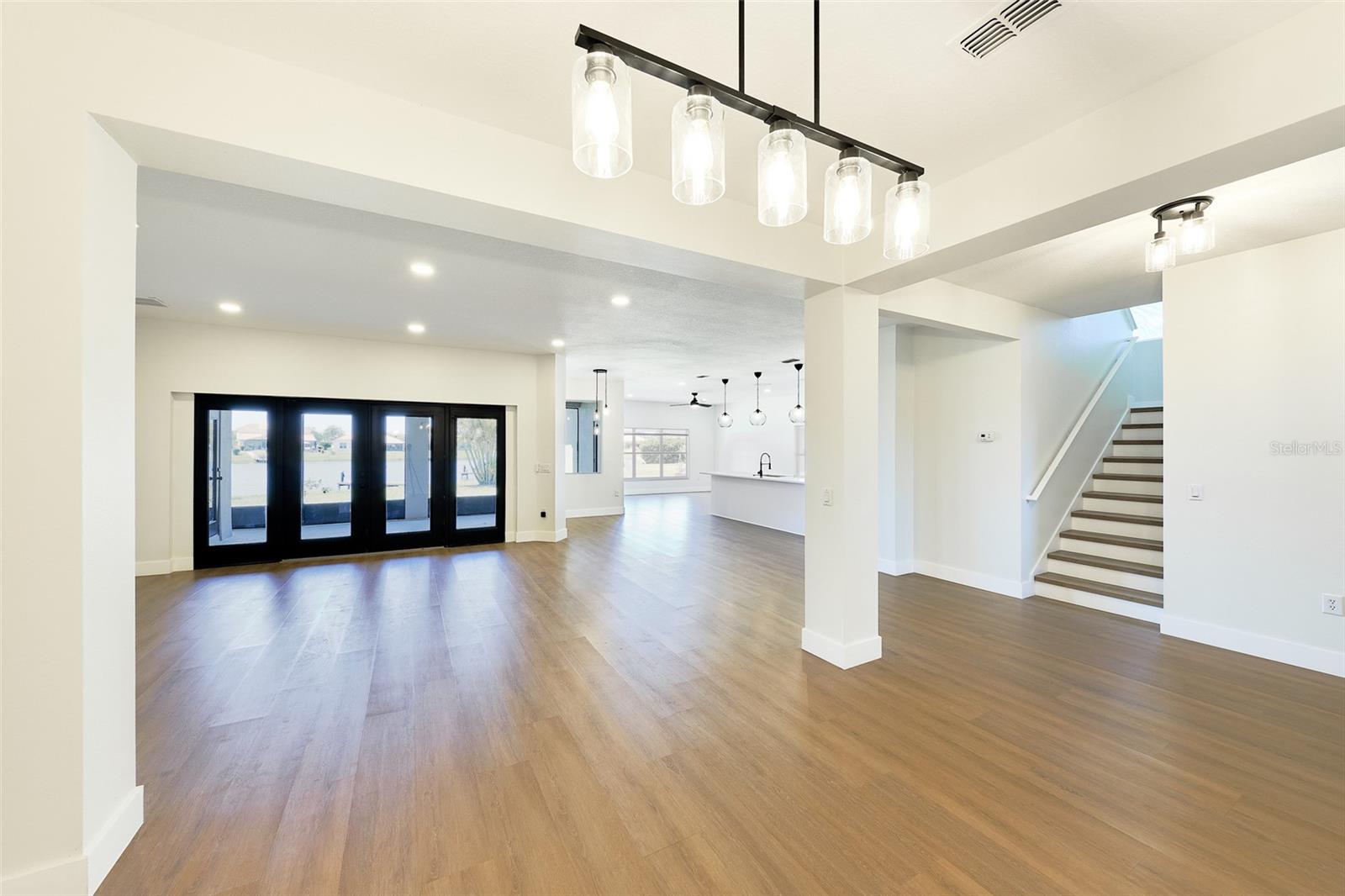 Image 5 of 35 For 3600 Harbor Isles Court