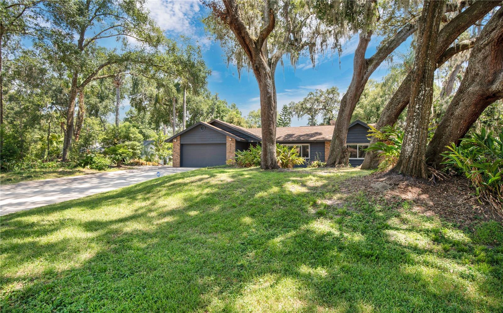 Image 32 of 40 For 655 Vine Court