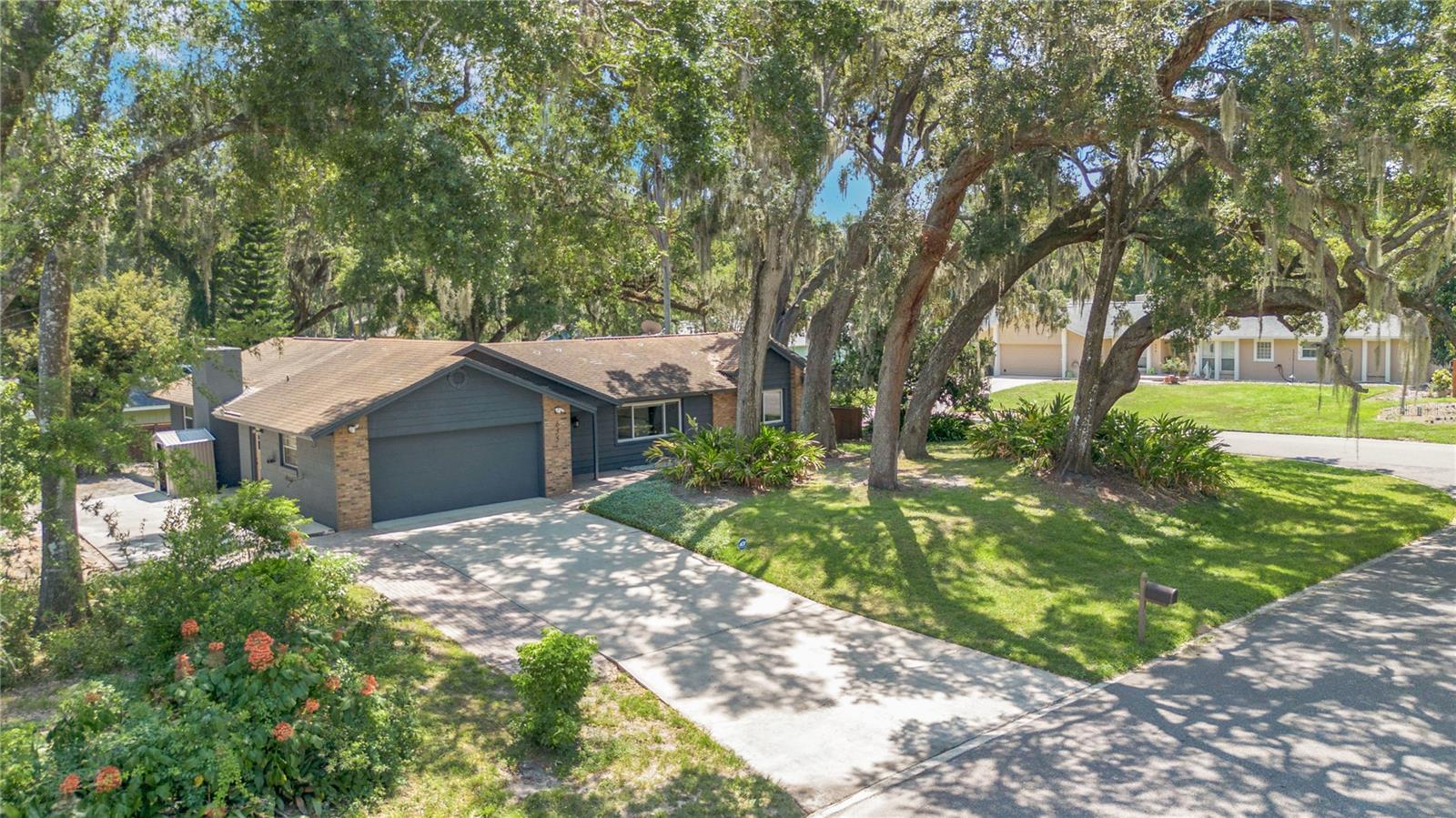 Image 33 of 40 For 655 Vine Court