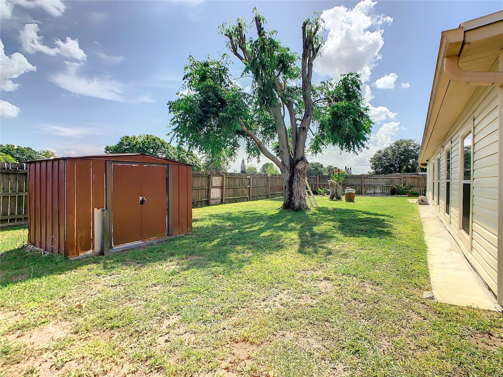 Image 37 of 48 For 624 Royal Palm Drive