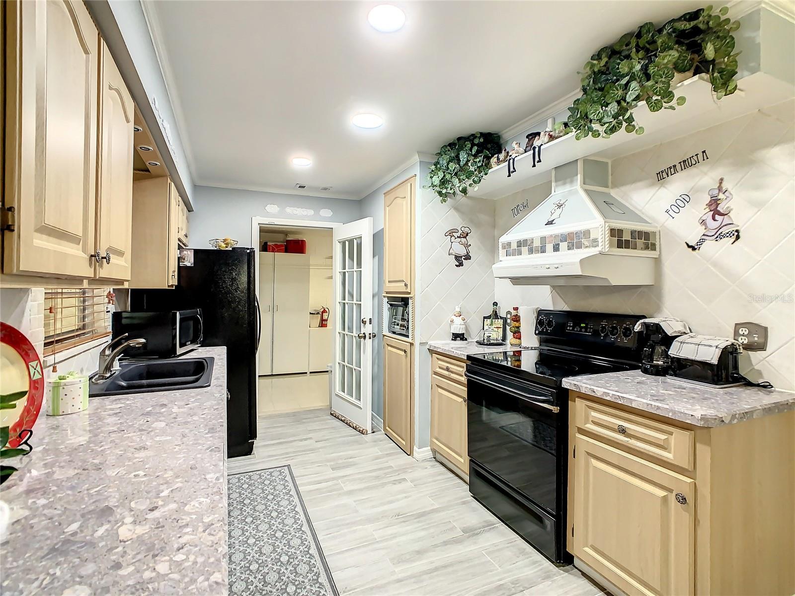Image 5 of 48 For 624 Royal Palm Drive