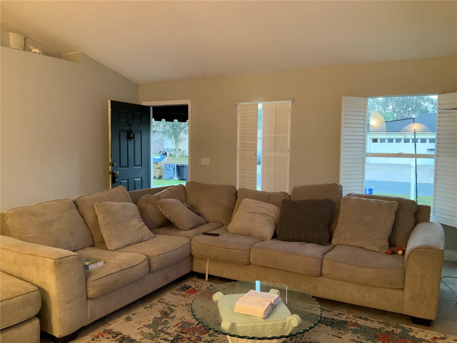 Image 9 of 24 For 856 Jarnac Drive