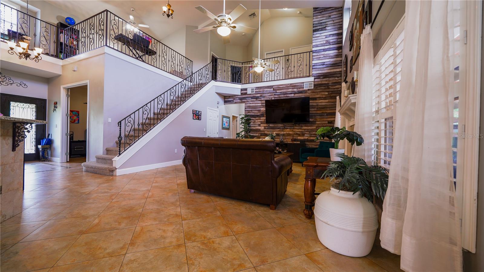 Image 17 of 64 For 2851 Granada Boulevard