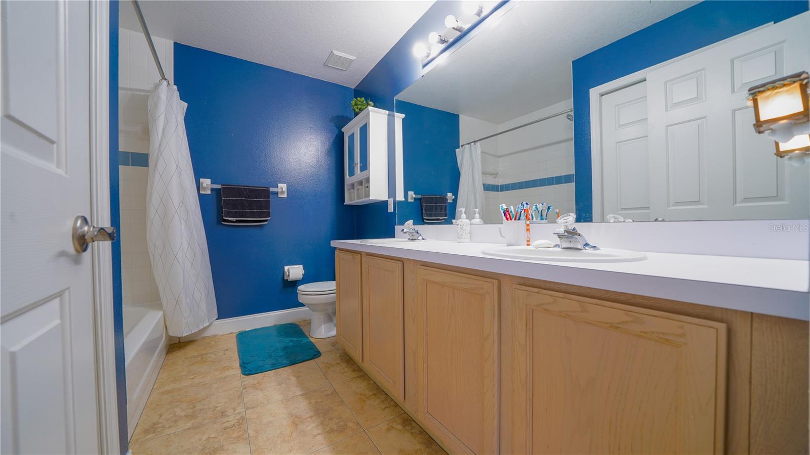 Image 23 of 64 For 2851 Granada Boulevard