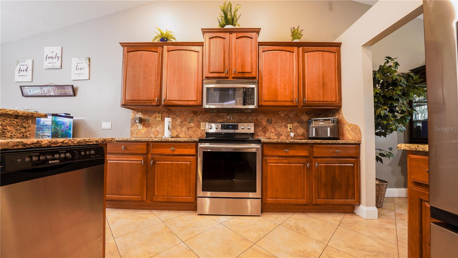 Image 38 of 64 For 2851 Granada Boulevard