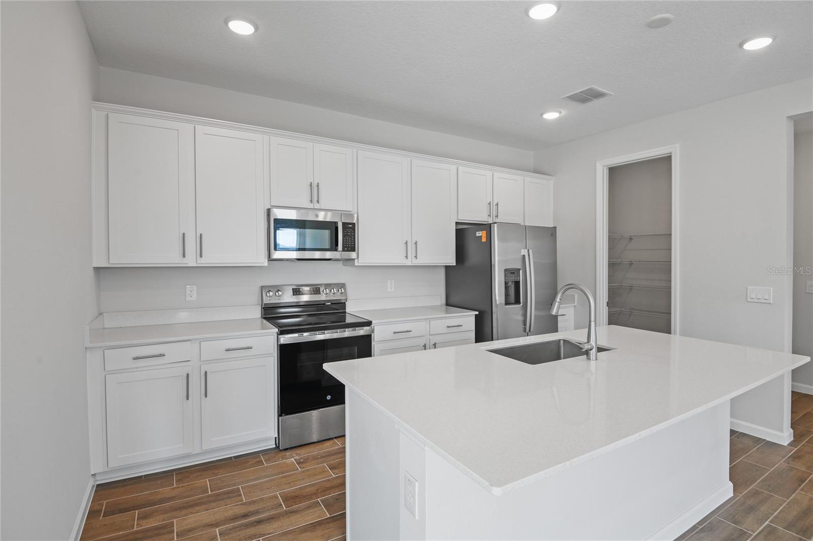 Image 4 of 15 For 660 Summit River Drive