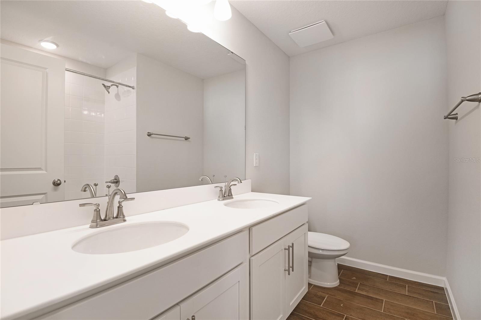 Image 10 of 15 For 640 Summit River Drive