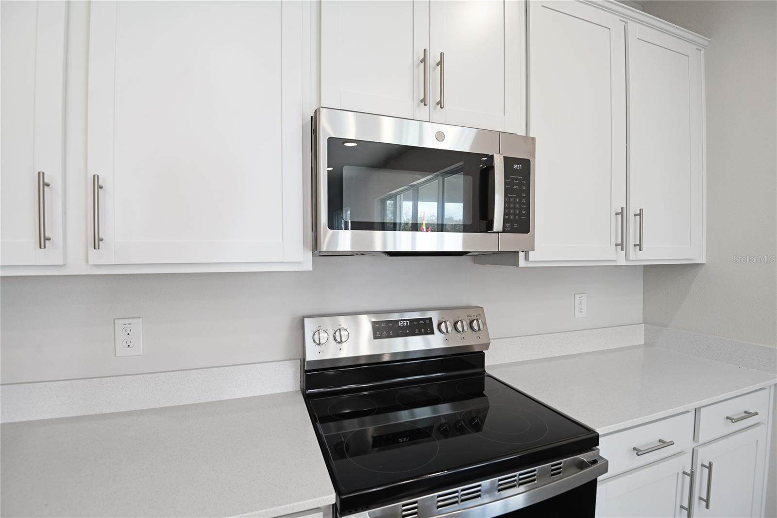 Image 5 of 15 For 640 Summit River Drive