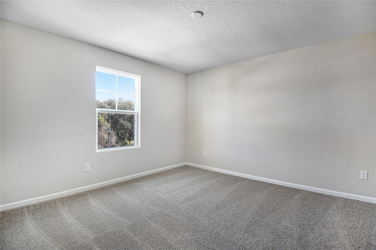 Image 9 of 15 For 640 Summit River Drive