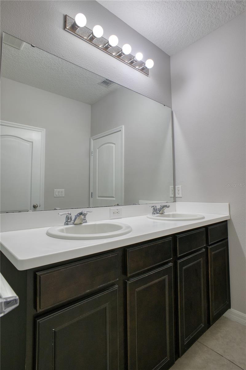Image 24 of 38 For 7685 Ripplepointe Way