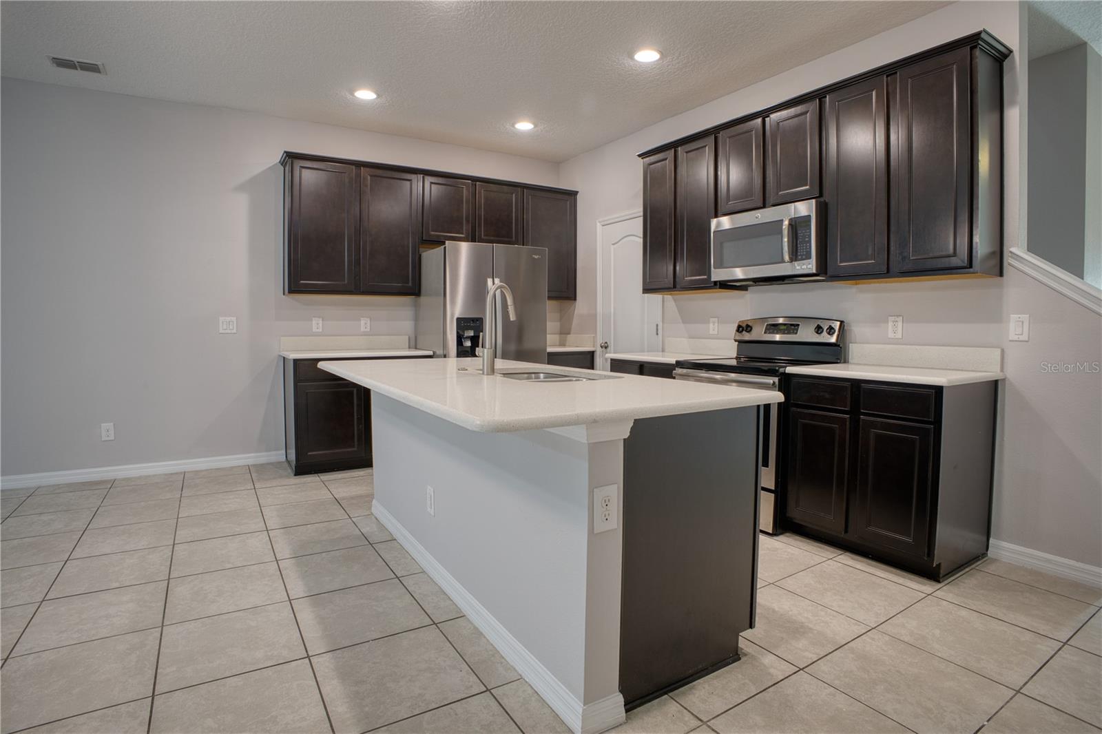 Image 7 of 38 For 7685 Ripplepointe Way