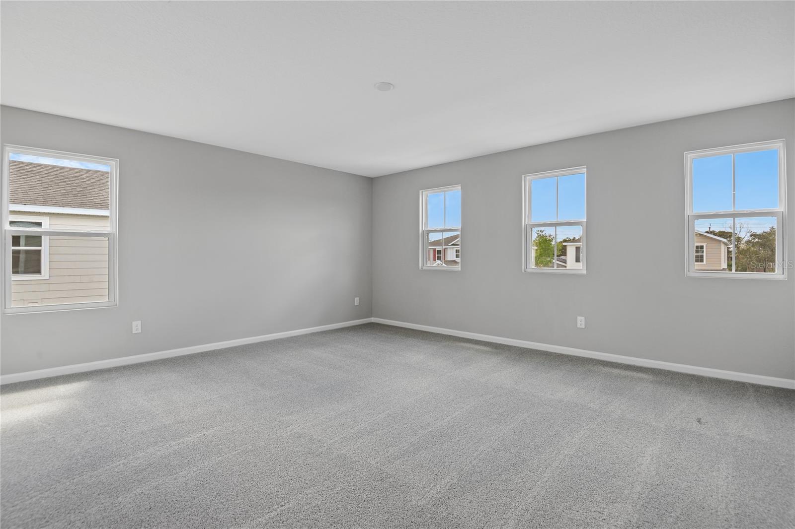 Image 10 of 20 For 555 Summit River Drive