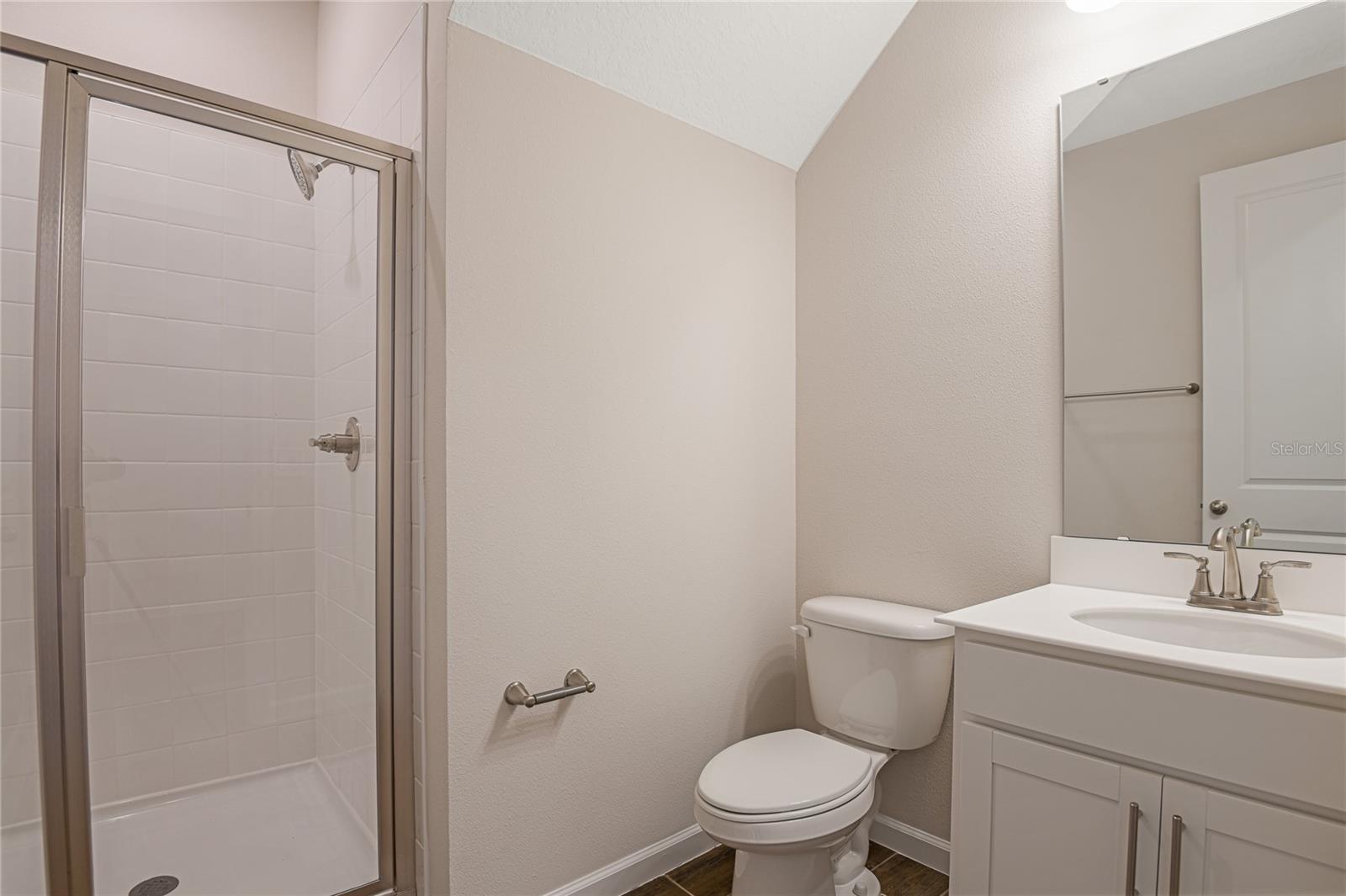 Image 4 of 20 For 565 Summit River Drive