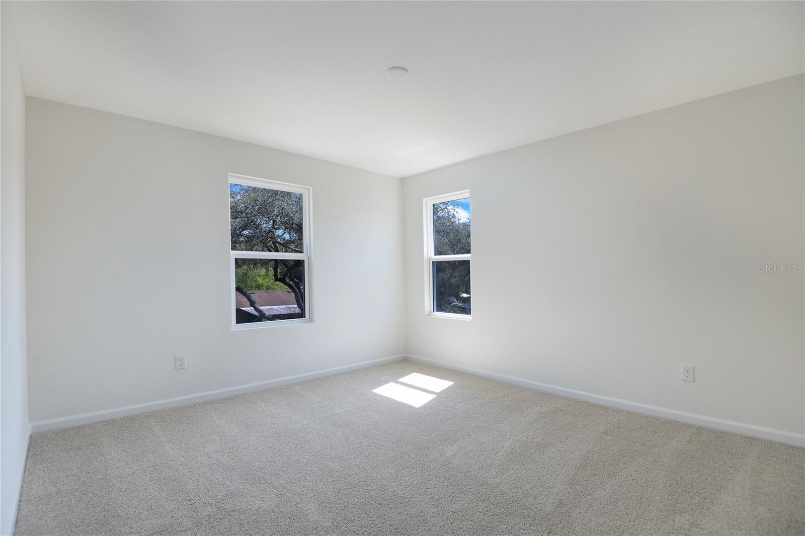 Image 13 of 20 For 675 Summit River Drive