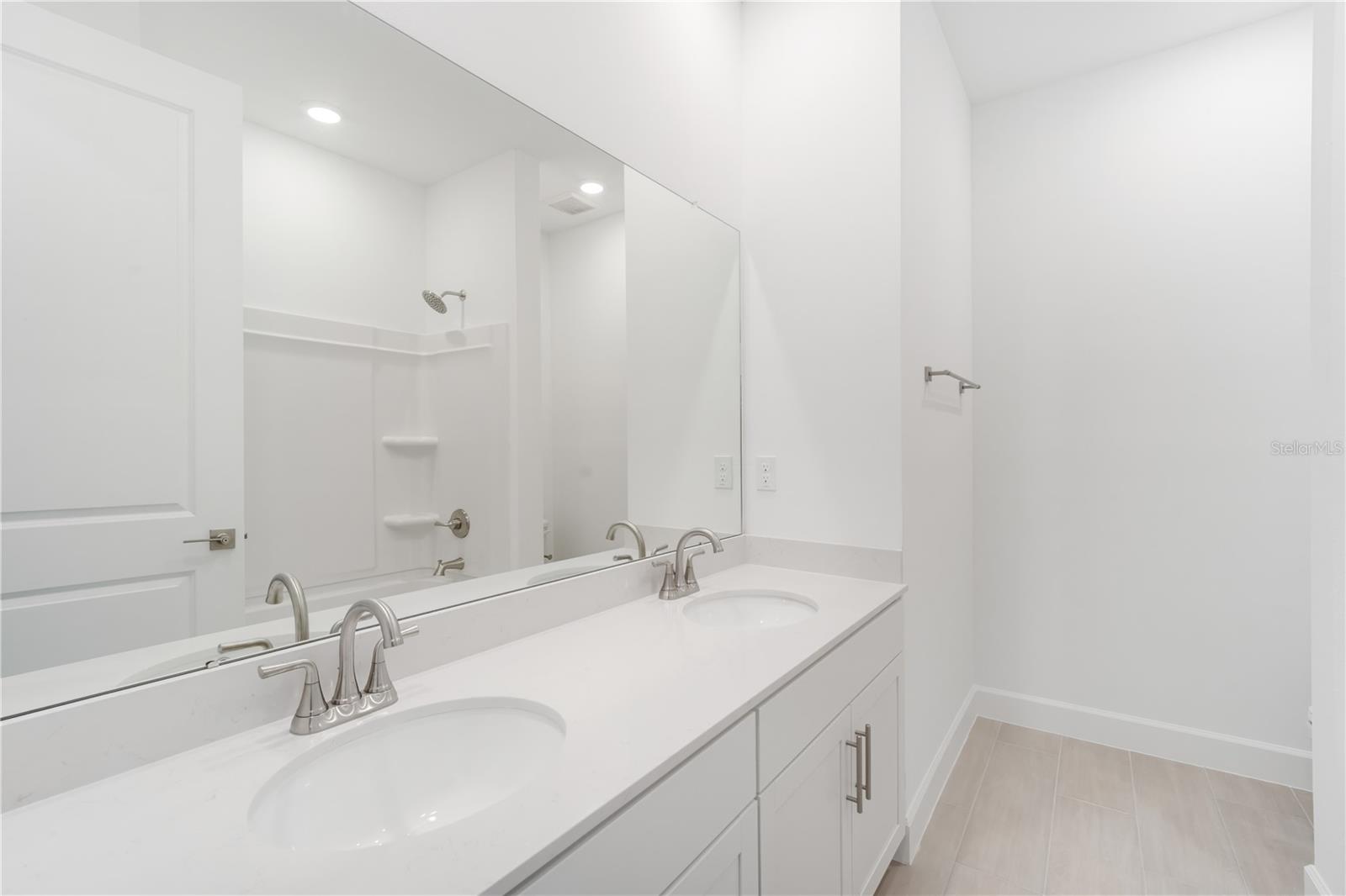 Image 26 of 44 For 9229 Players Drive