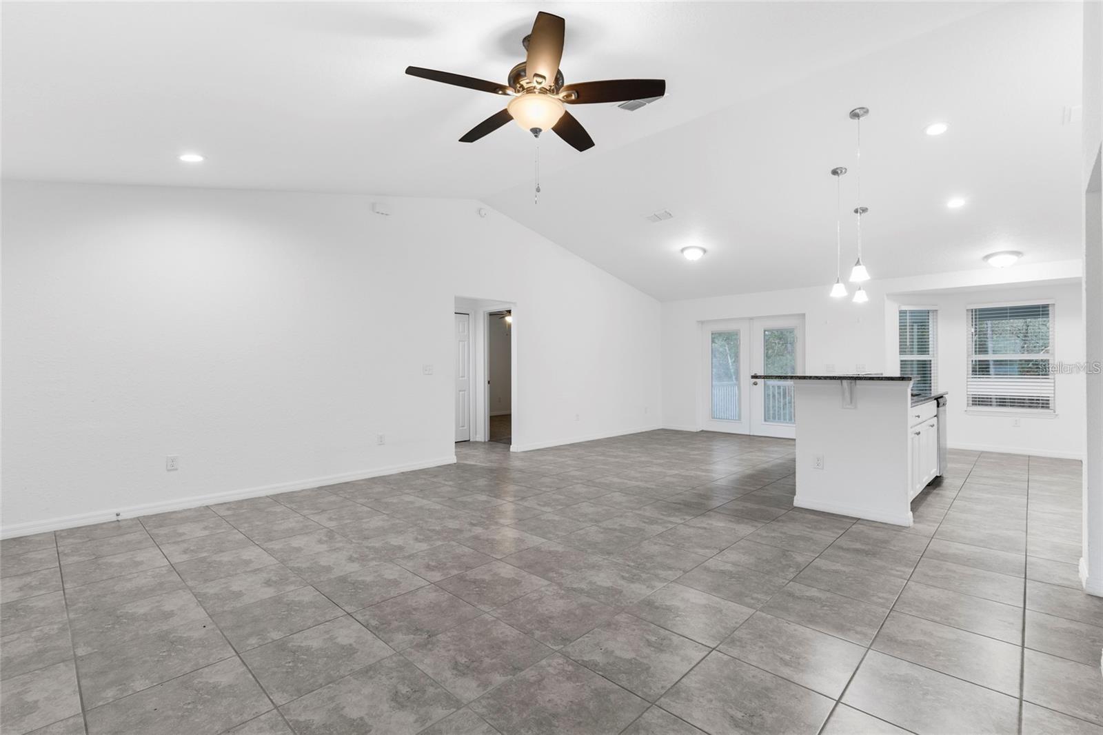 Image 13 of 27 For 832 Marion Oaks Manor