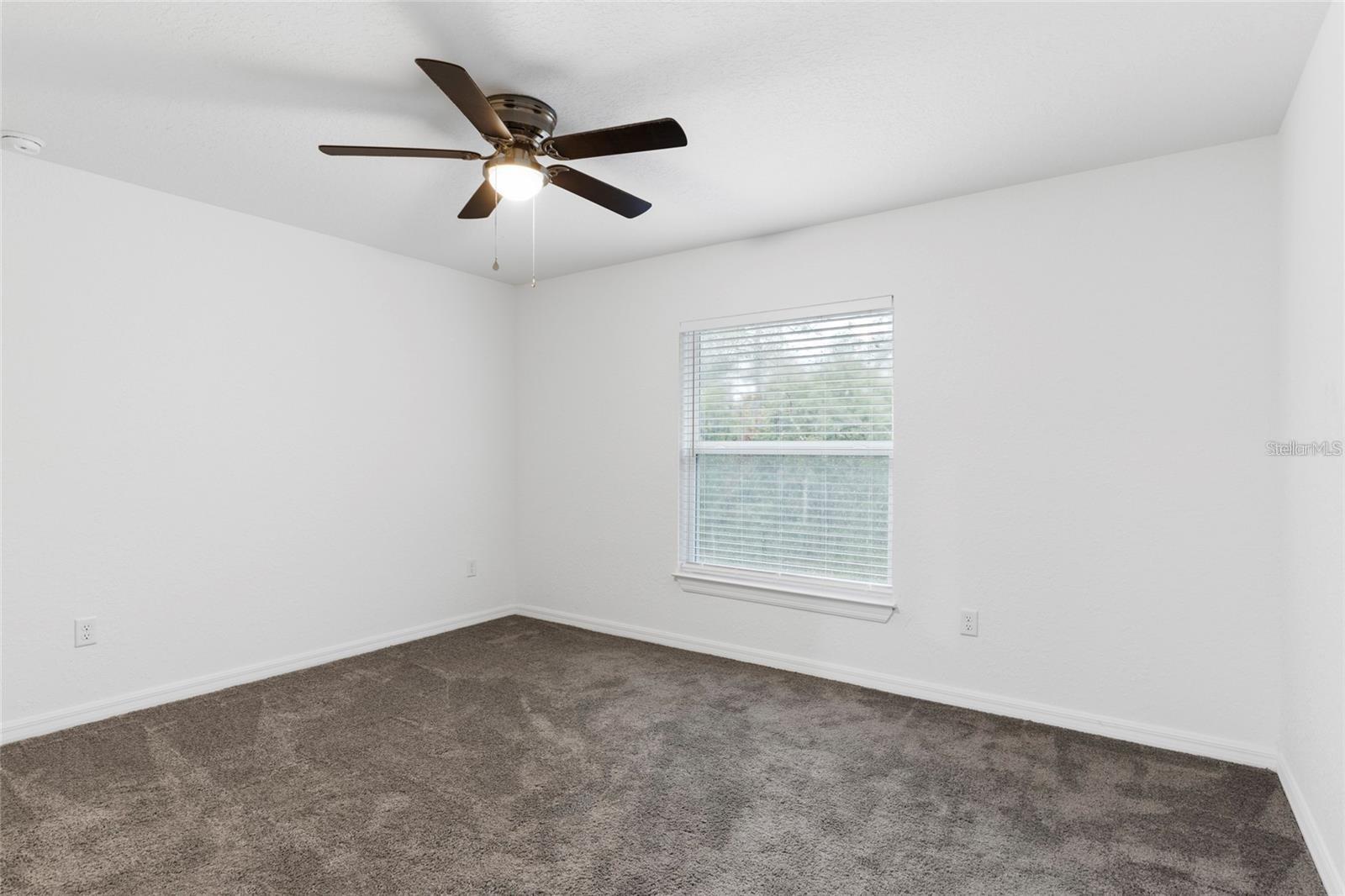 Image 16 of 27 For 832 Marion Oaks Manor