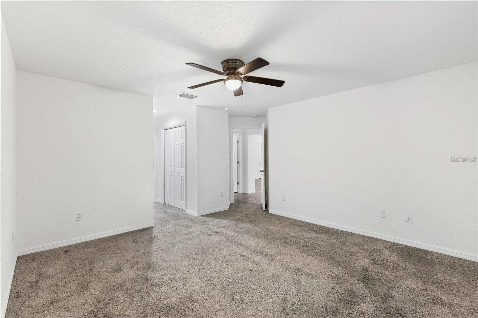 Image 17 of 27 For 832 Marion Oaks Manor