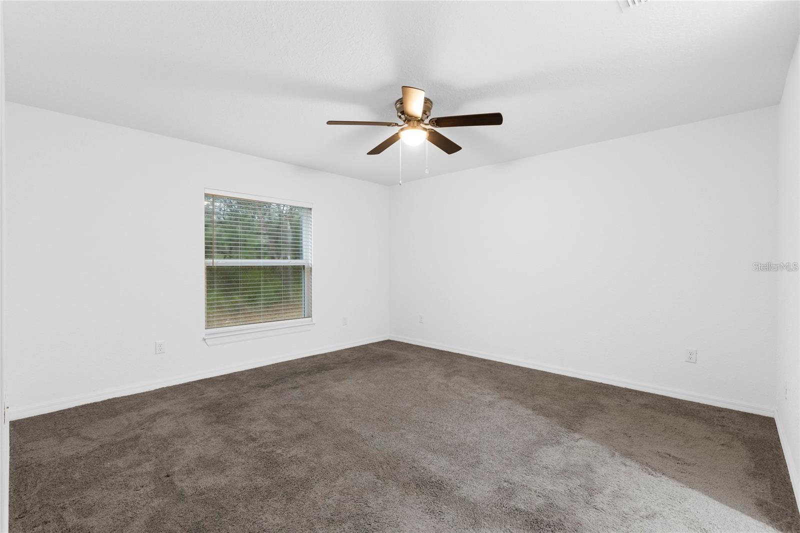 Image 18 of 27 For 832 Marion Oaks Manor