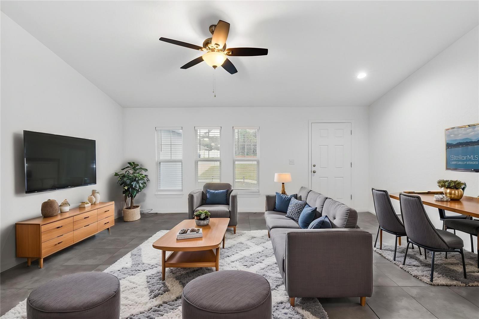 Image 5 of 27 For 832 Marion Oaks Manor