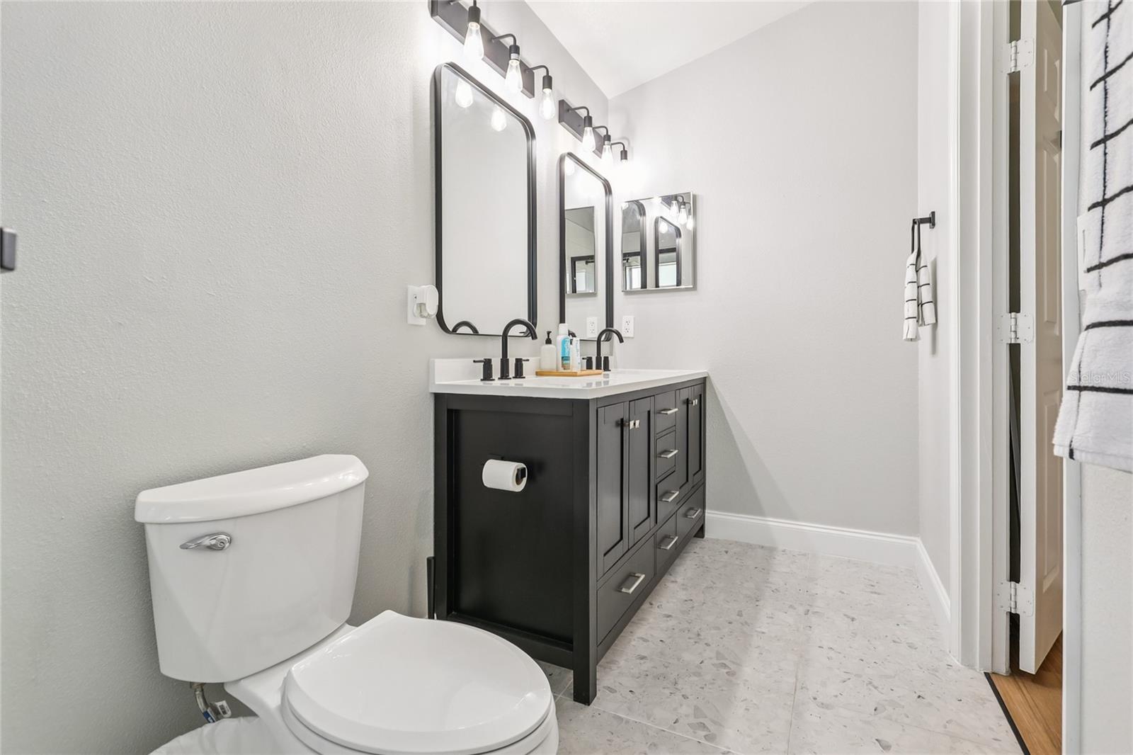 Image 24 of 32 For 2700 Palm Isle Way