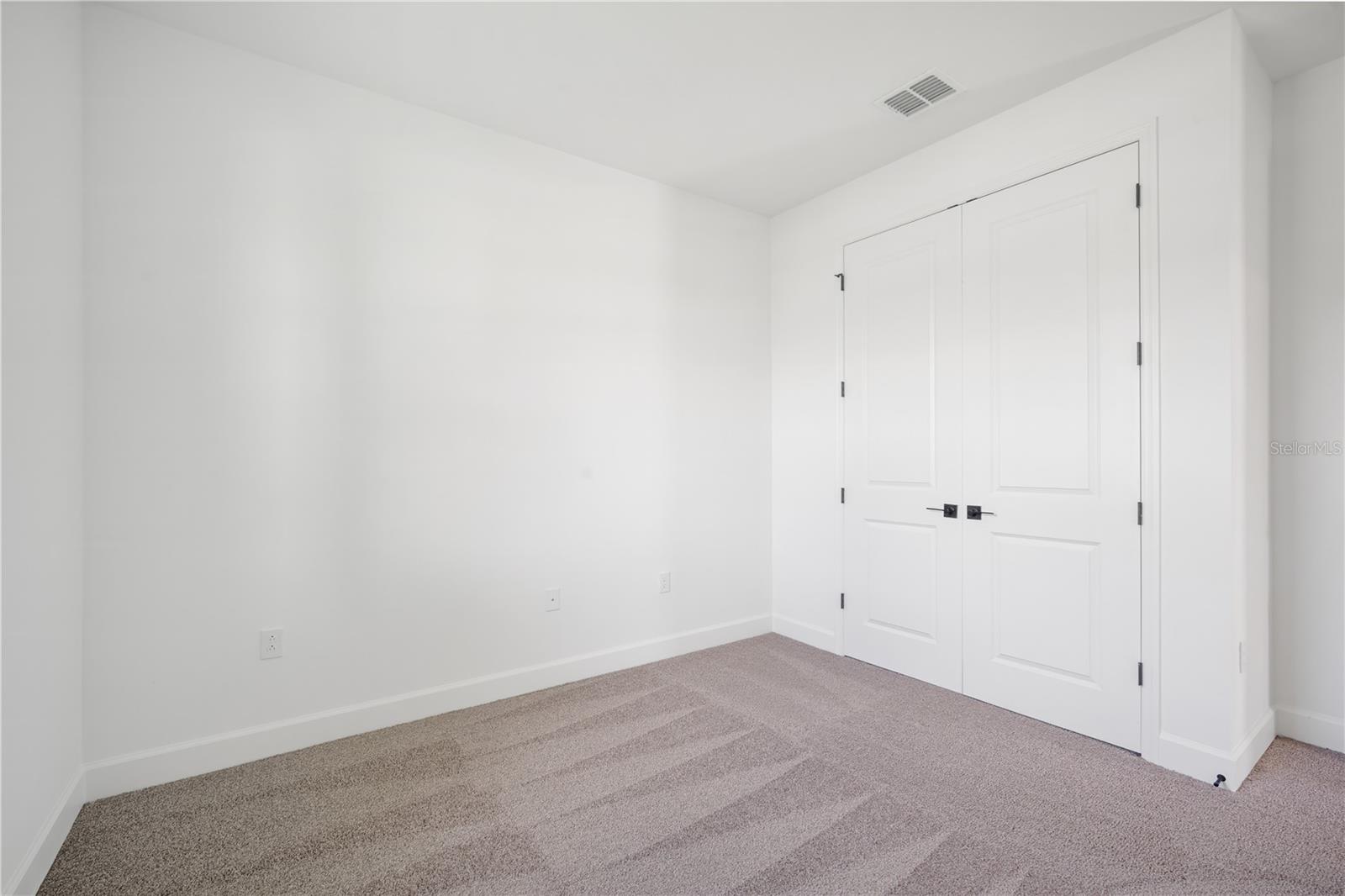 Image 26 of 29 For 9196 Players Drive