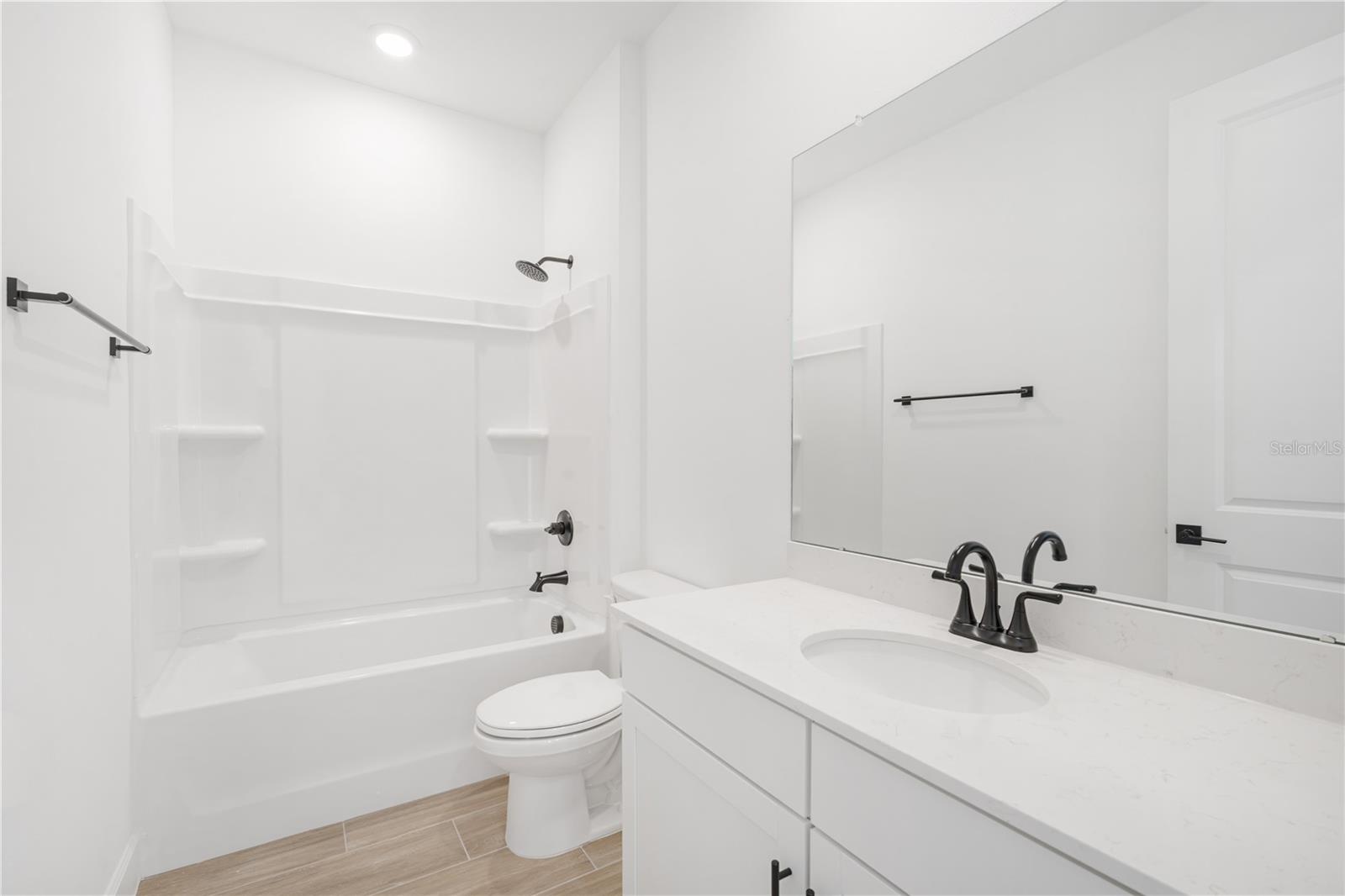 Image 28 of 29 For 9196 Players Drive