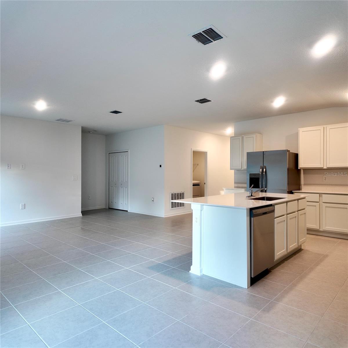 Image 4 of 16 For 4784 Yellow Elder Way
