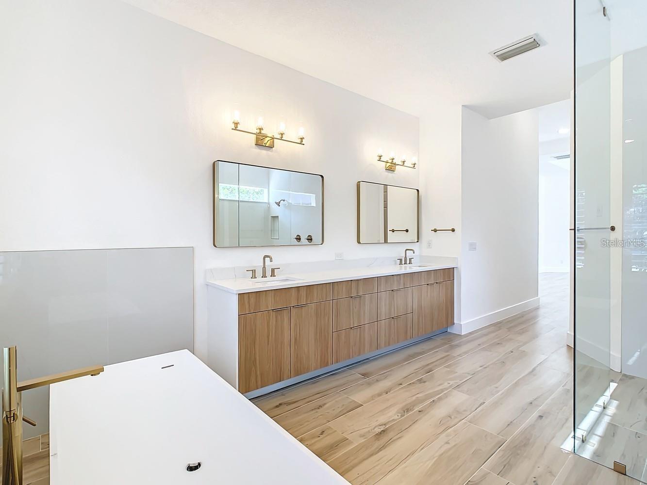 Image 21 of 29 For 6449 Cartmel Lane