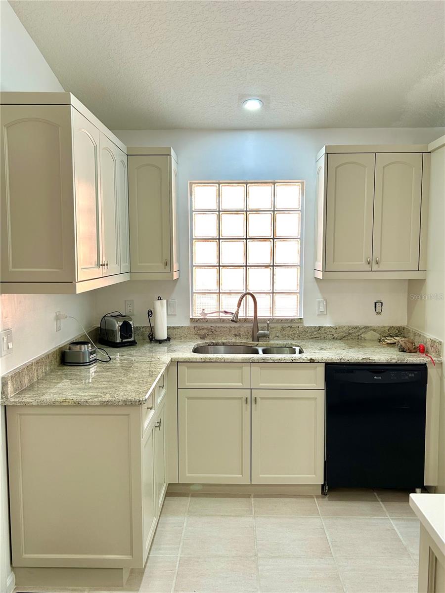 Image 4 of 35 For 1084 Aspri Way
