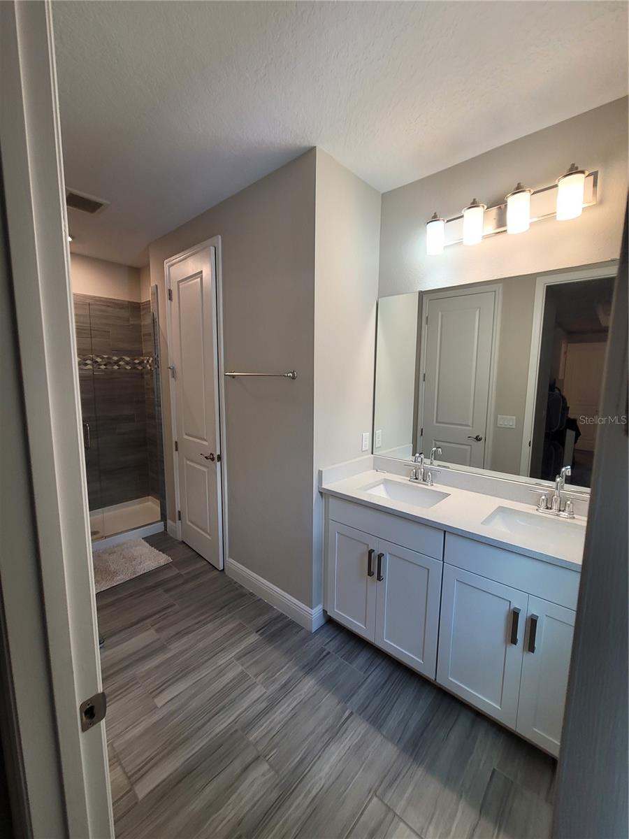 Image 15 of 20 For 7248 Carrickbend Lane
