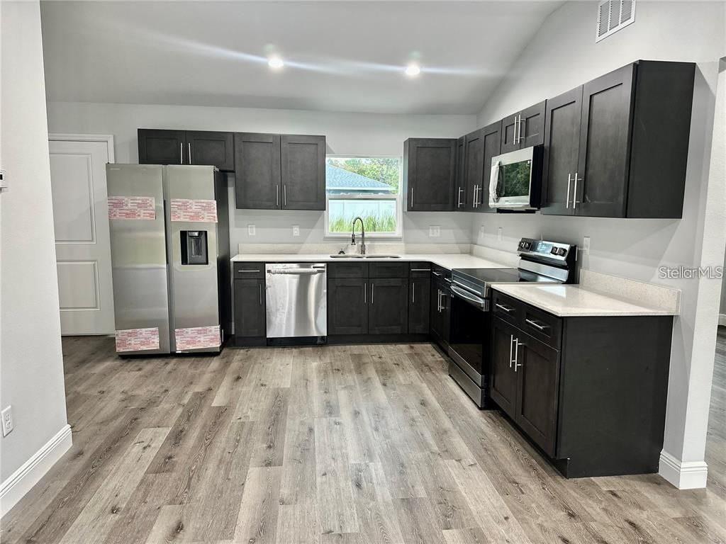 Image 2 of 7 For 4026 Mendoza Avenue