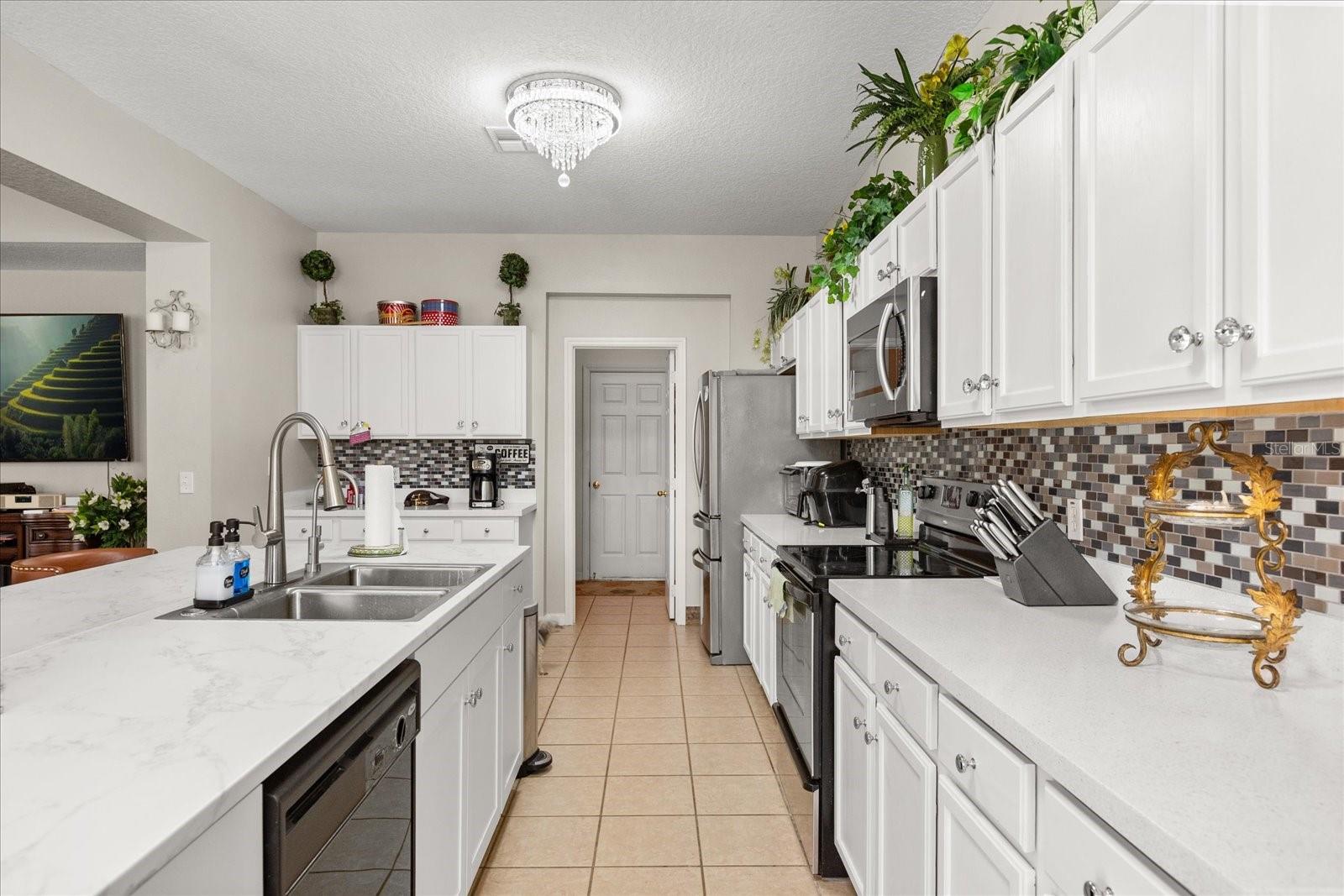 Image 14 of 41 For 1704 Pine Ridge Drive