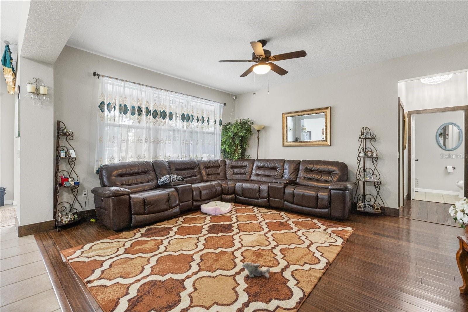 Image 6 of 41 For 1704 Pine Ridge Drive