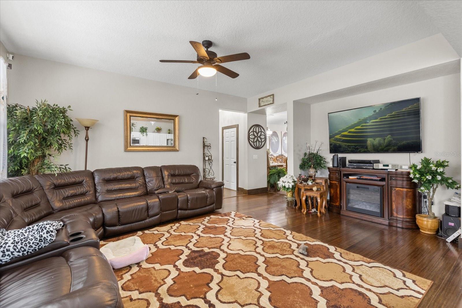 Image 8 of 41 For 1704 Pine Ridge Drive