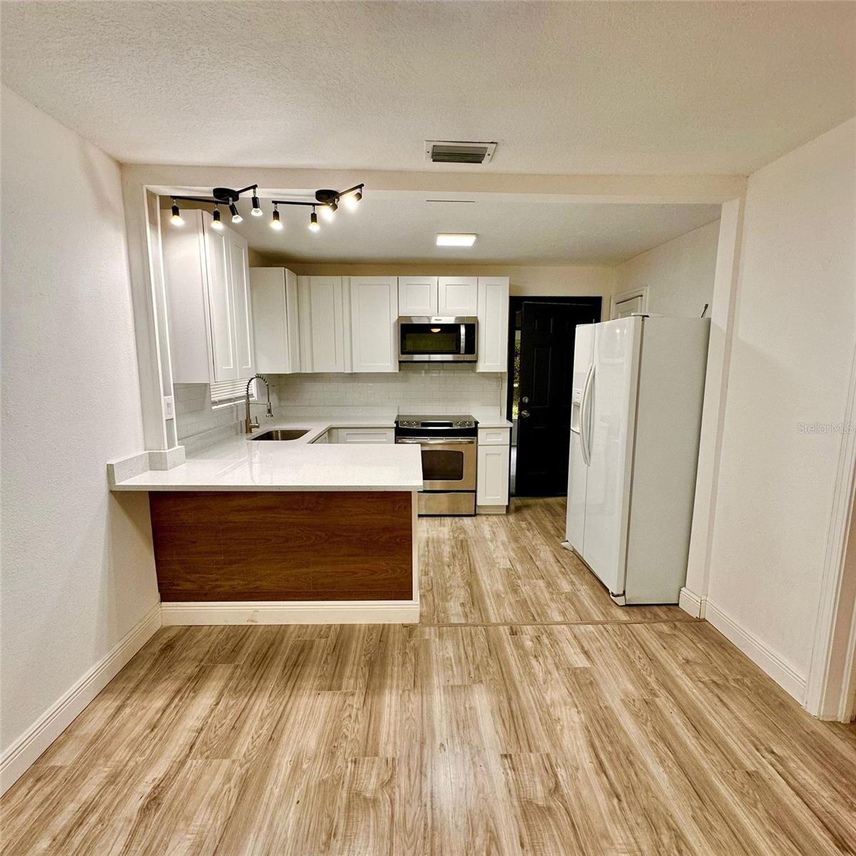 Image 12 of 37 For 1615 9th Street