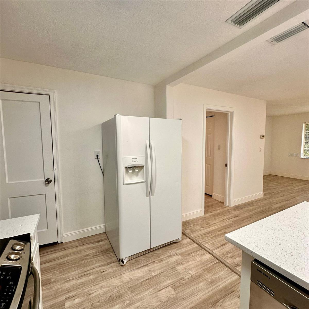Image 22 of 37 For 1615 9th Street