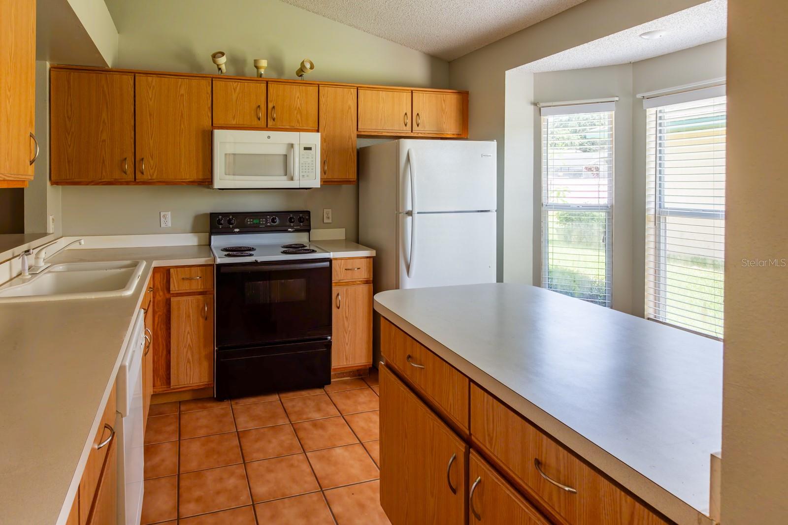 Image 3 of 14 For 3267 Villa Way Circle